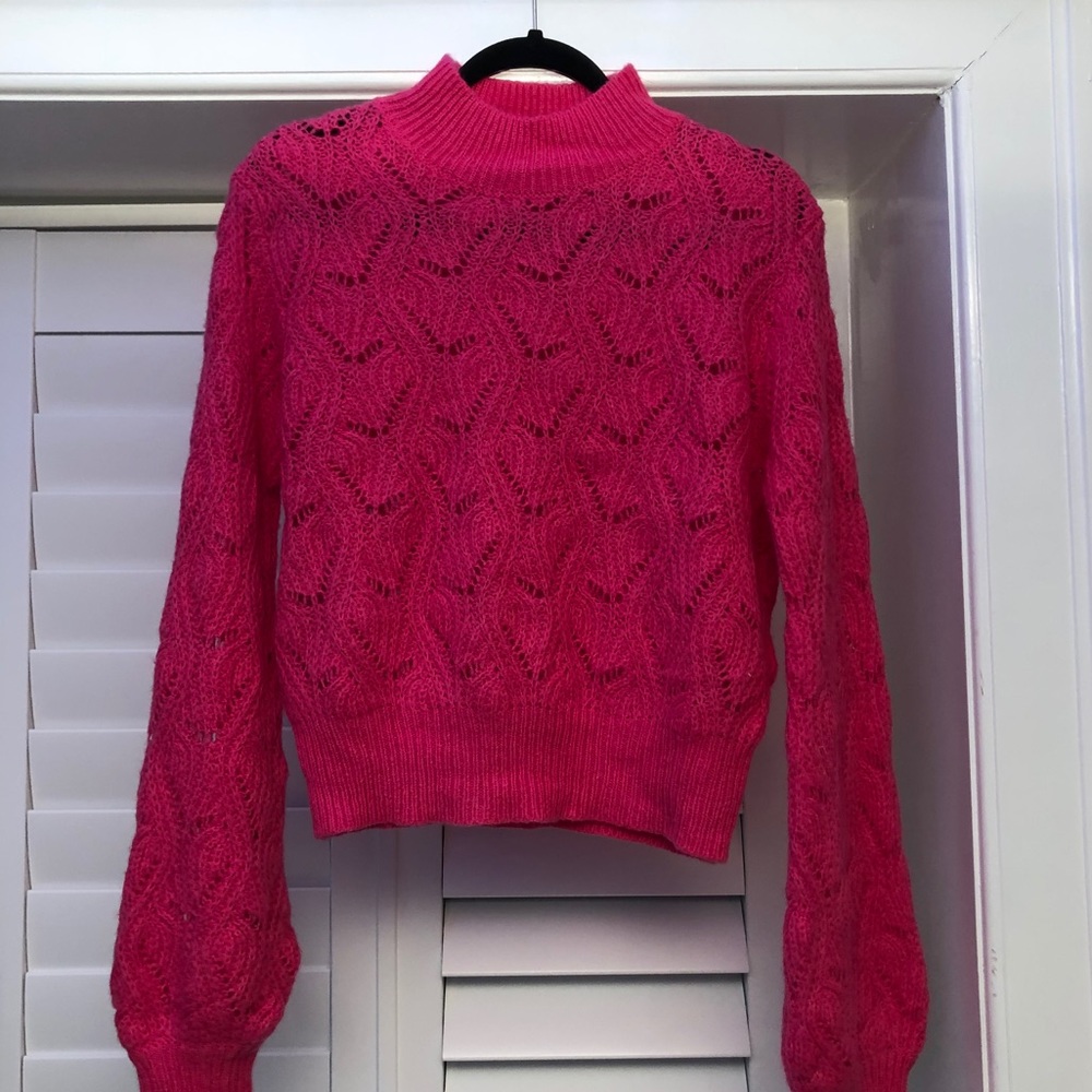 Gorgeous Hot pink cable knit cropped sweater